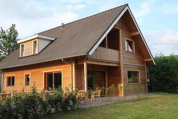Vakantiehuis voor 16 personen, with Balkon and Terras as well as Tuin and Uitzicht in Loon op Zand