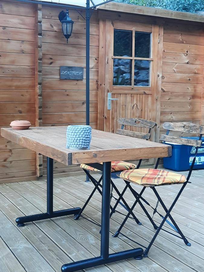 Gîte pour 2 personnes, avec terrasse et piscine ainsi que vue et jardin à Sospel - 2