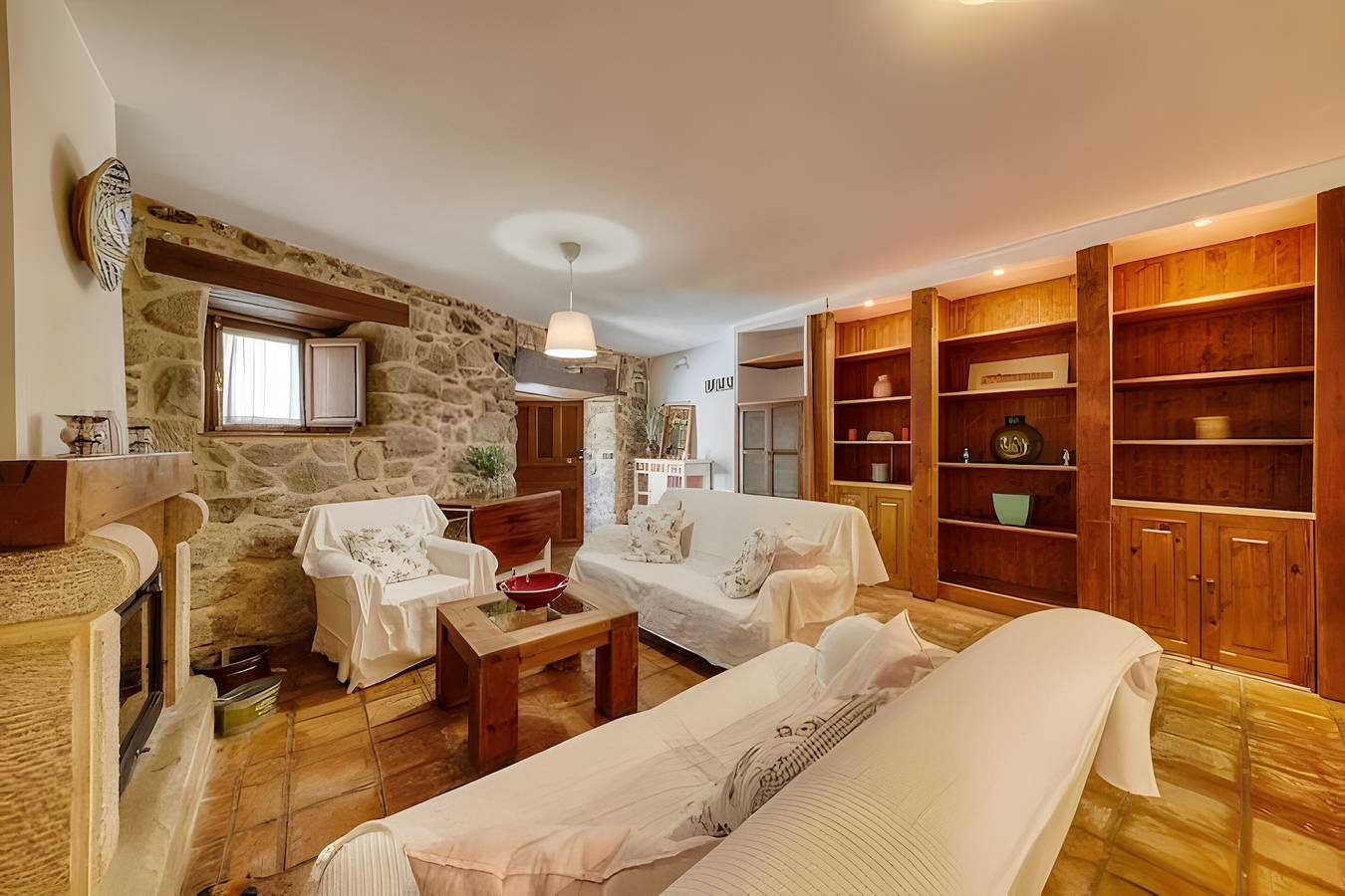 Casa rural 'Cuesta Del Reloj' con vistas a la montaña, Wi-Fi y aire acondicionado in Piedralaves, Provincia de Ávila