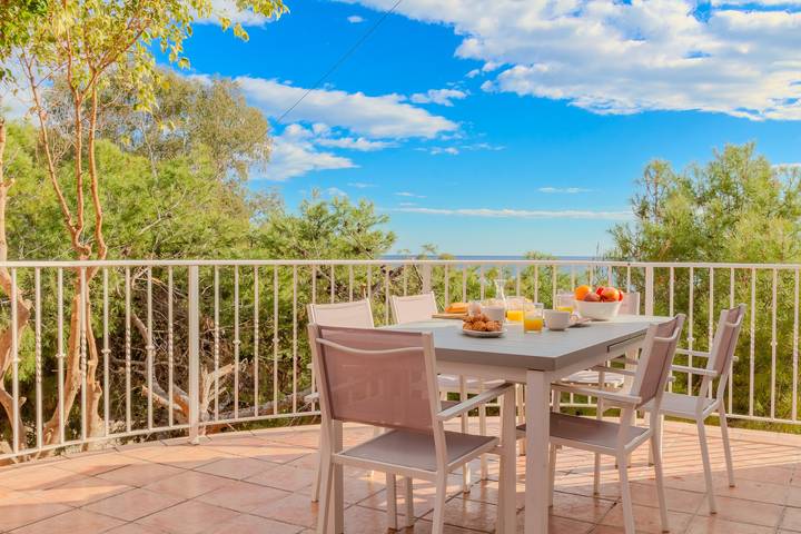 Casa rural para 12 personas, con Balcón además de Terraza y Jardín en Campello