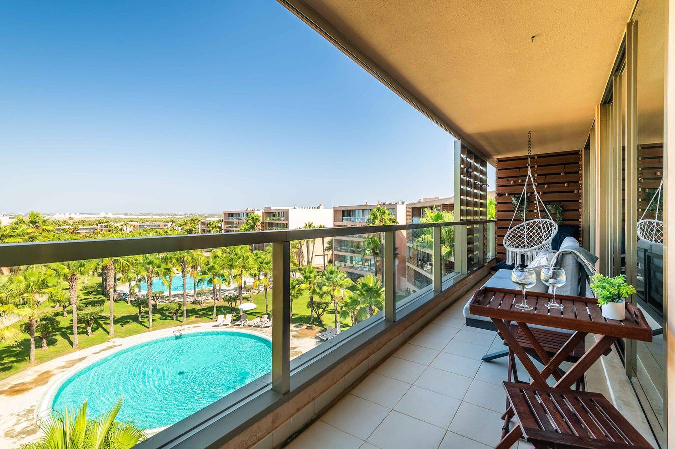 Apartamento entero, Apartamento 'Salgados Beach Paradise' con piscina compartida, Wi-Fi y aire acondicionado in Guia, Distrito de Faro