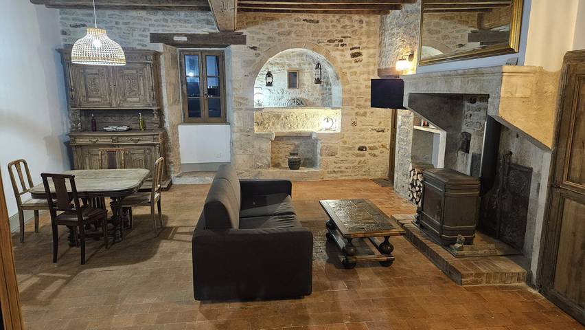 Gîte pour 8 personnes, avec terrasse et jardin