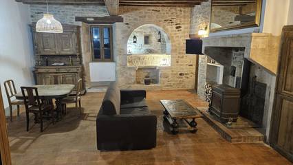Gîte pour 8 personnes, avec terrasse et jardin dans Seigny