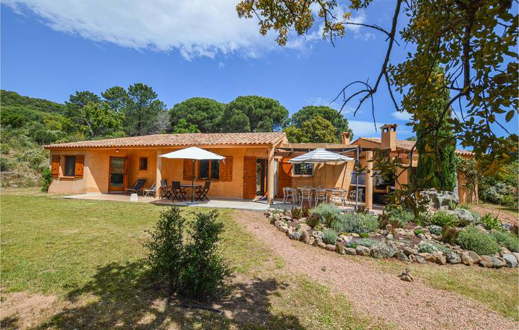 Maison de vacances pour 9 personnes, avec terrasse ainsi que jardin et piscine - 1