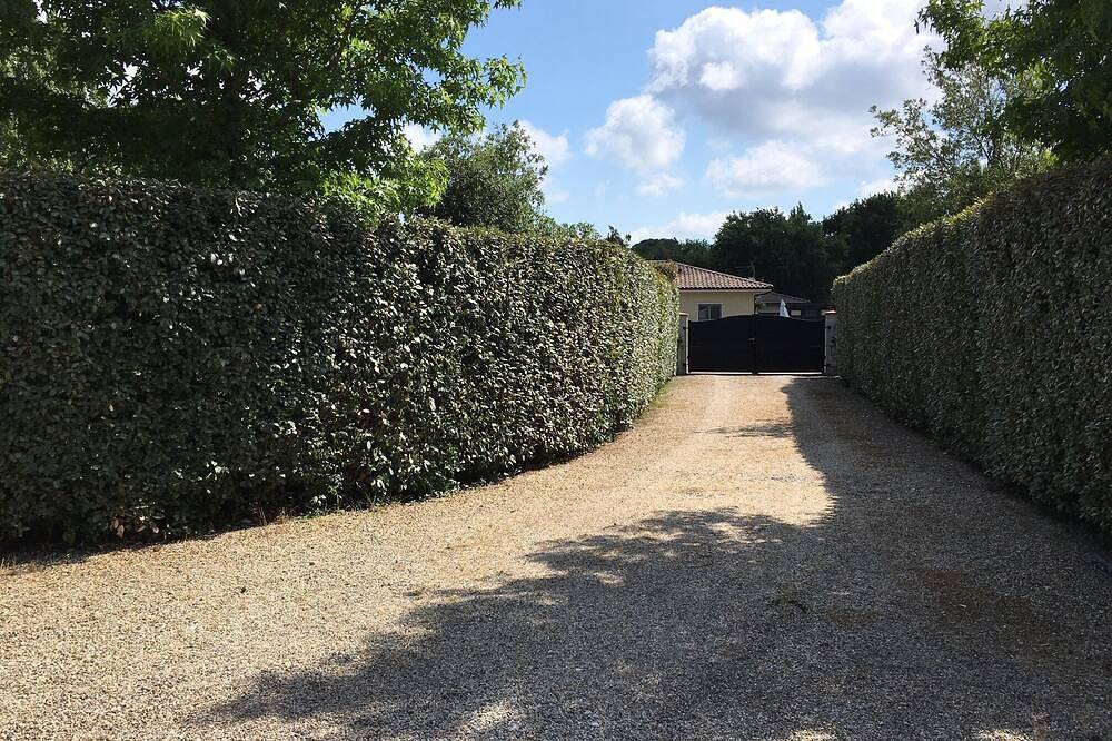 La Maison Bleue - Luxury Villa With Heated Pool in Lège-Cap-Ferret, Arcachon region