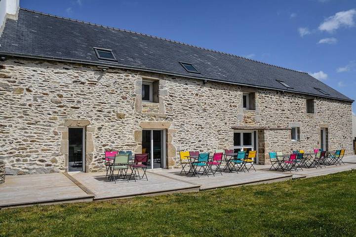 Gîte pour 30 personnes, avec Terrasse et Jardin à Surzur