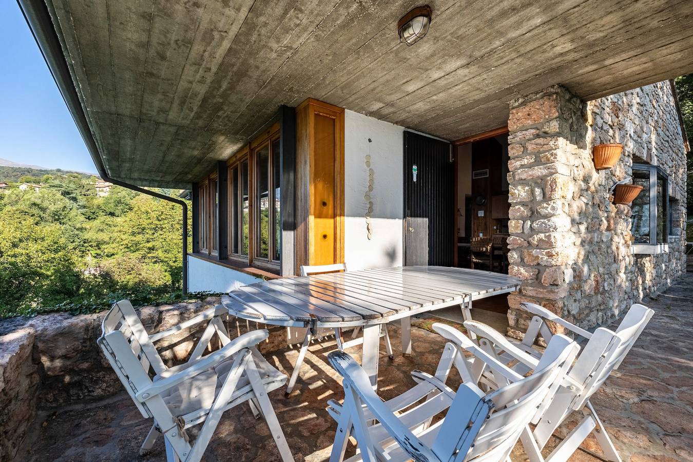 'Villa Franca San Zeno' with Lake View, Garden & Wi-Fi in San Zeno di Montagna, Garda Mountains