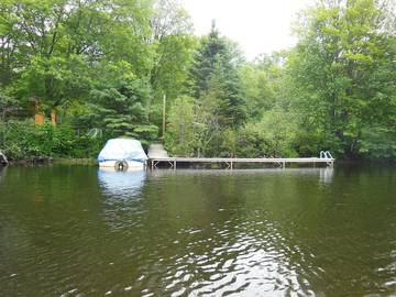 Vacation Rental for 4 Guests in Kawartha Lakes, Picture 4