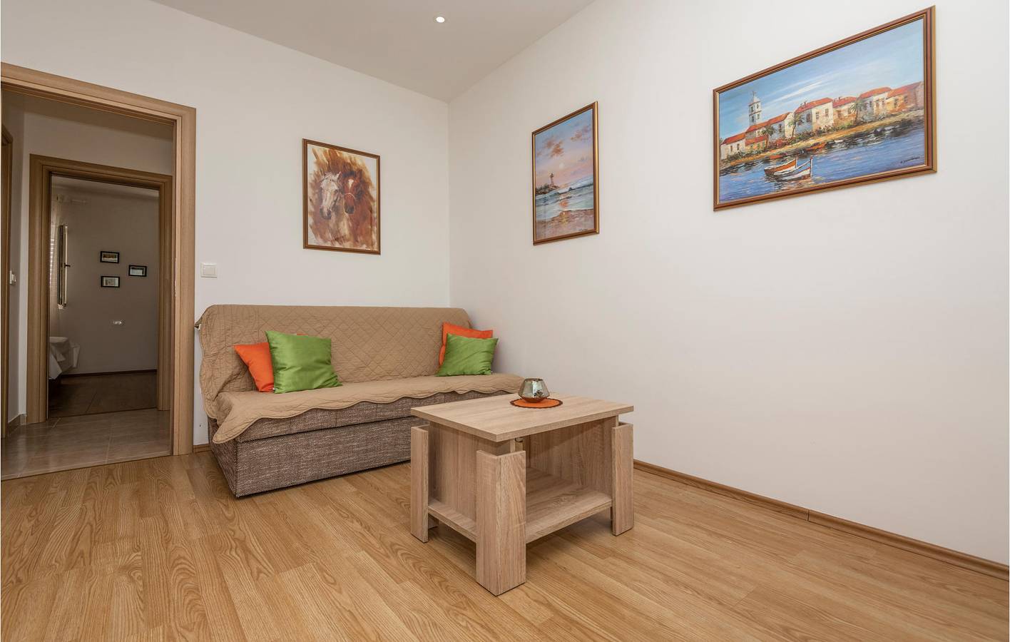 Appartement de vacances entier, Appartement confortable avec vue sur la mer à Makarska, avec terrasse et parking gratuit in Makarska, Makarska riviera