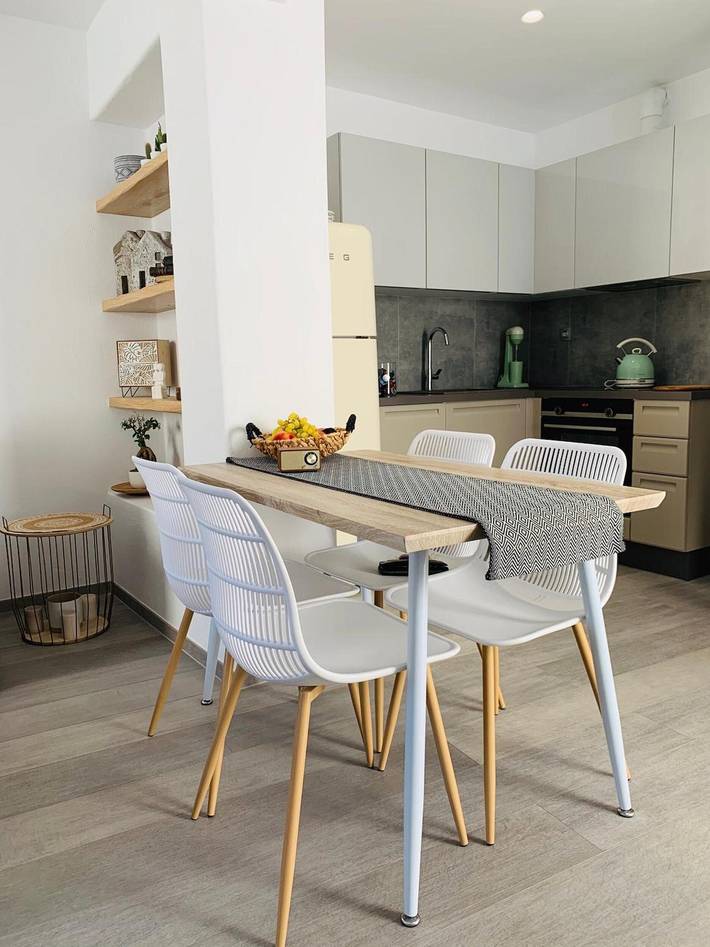 Hel lejlighed, Apartment 'Sofias House Fresh and Comfy' with Balcony, Wi-Fi and Air Conditioning in Naxos By, Naxos (ø)