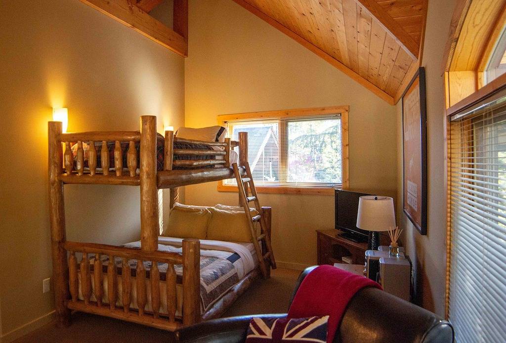 Kicking Horse Cabin Retreat in Kicking Horse