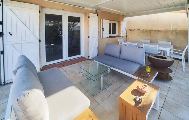 Charmant appartement avec piscine et parking à proximité des restaurants et du centre ville in Vic-la-Gardiole, Côte méditerranéenne (France)