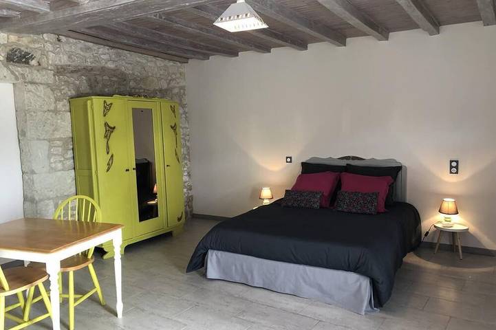 Location de vacances pour 9 personnes à La Roche-Rigault - 2