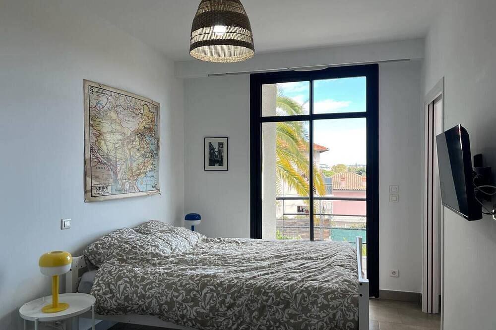 Nice Living Hôtel Particulier Piscine in Saint-Laurent-du-Var, Cannes region