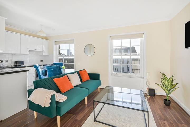 Holiday letting for 4 people, with garden and terrace, child-friendly in Greenwich