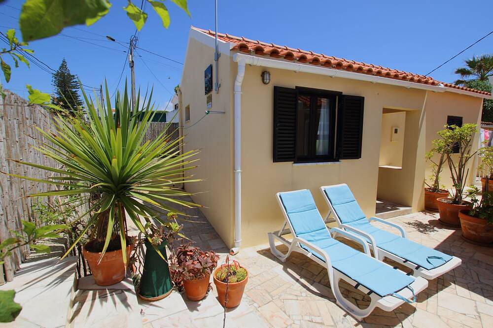 Eigener Garten & Grill, 5 Min zu Fuß zum Strand, Praia das Maçãs, Sintr in Praia das Maçãs, Colares