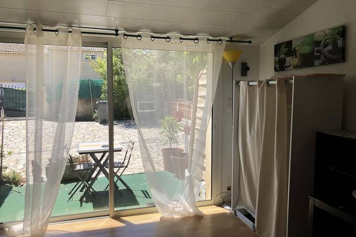 Gîte pour 4 personnes, avec terrasse et piscine à Tresques - 4