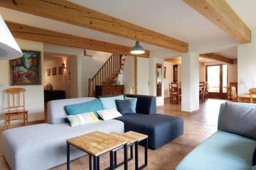 Gîte pour 16 personnes, avec jardin ainsi que vue et piscine à Campagne-sur-Aude