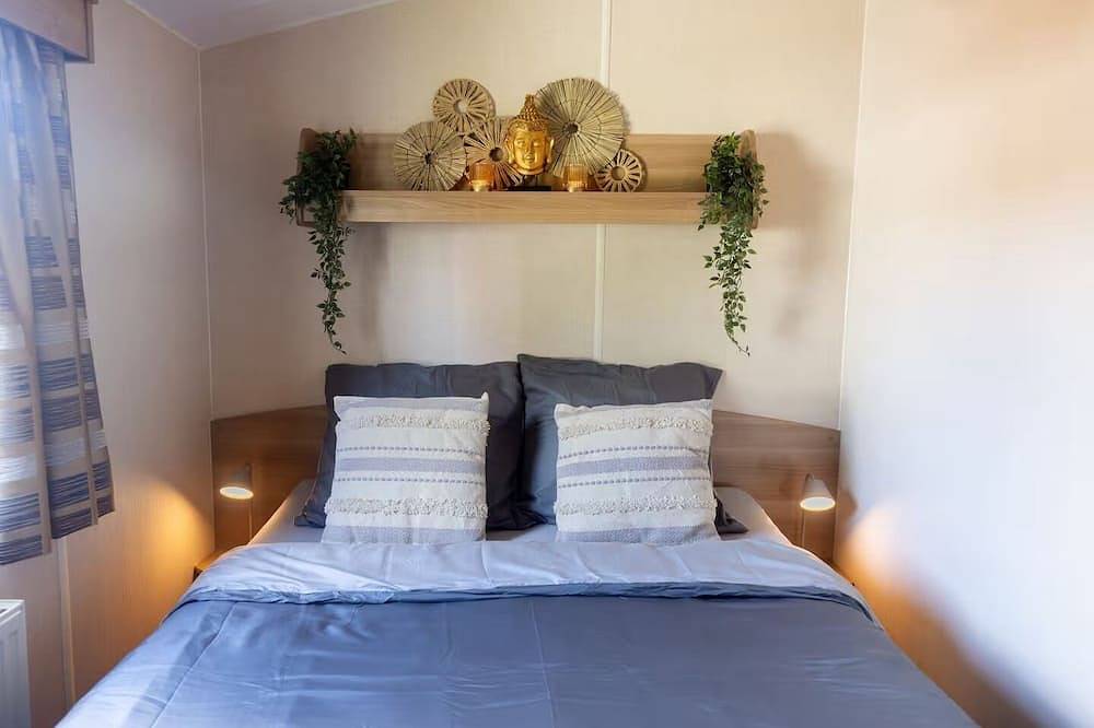 Modern Chalet Inn een Groene Oase van Rust in Drenthe