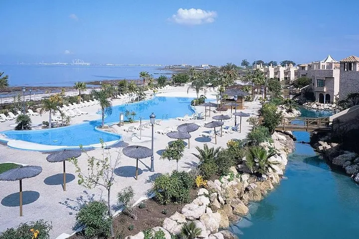Apartamento de vacaciones para 5 personas, con terraza además de vistas y piscina - 1