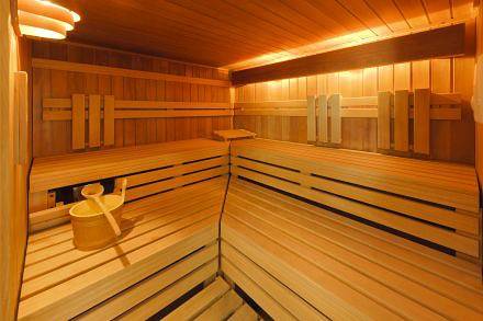 Hôtel pour 2 personnes, avec balcon ainsi que sauna et jacuzzi, adapté aux familles à Grächen - 3