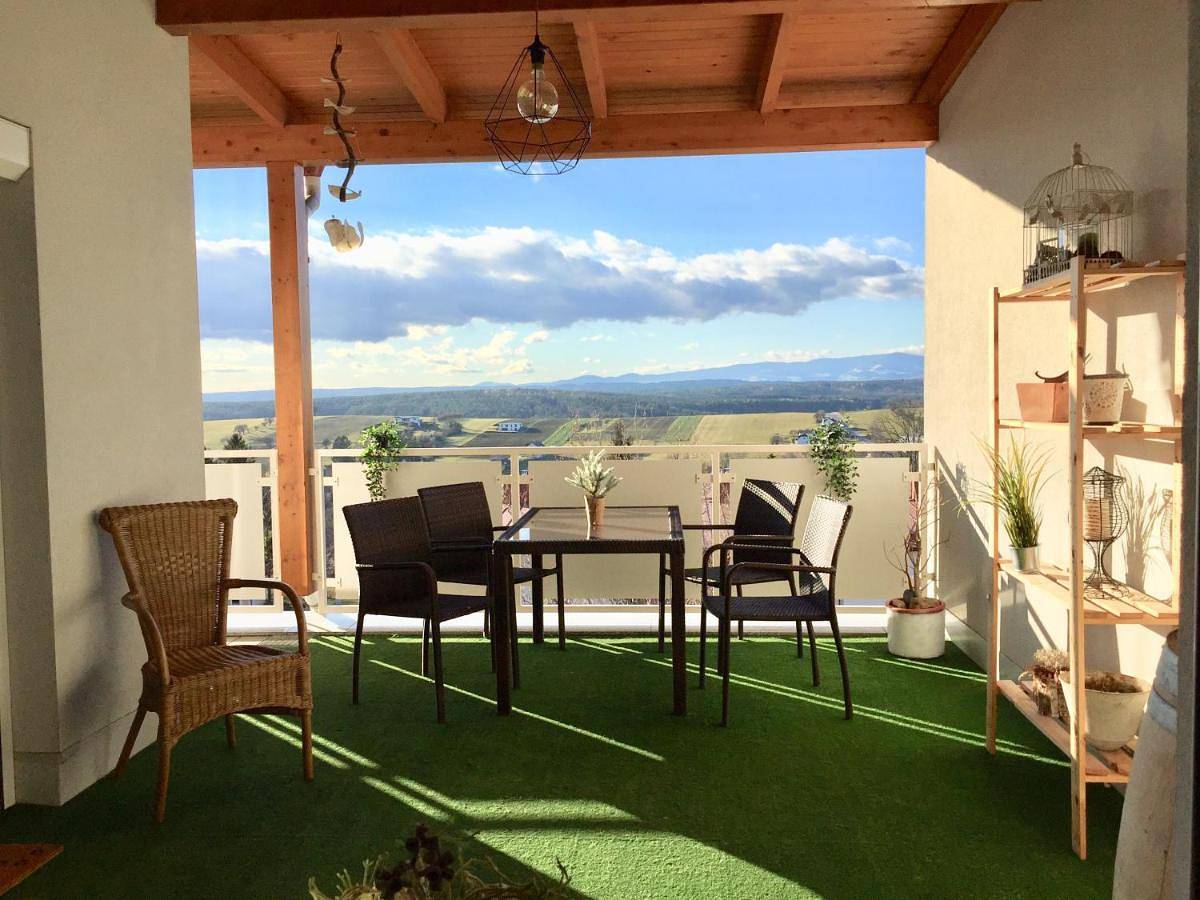 Ganze Wohnung, Apartment Panoramablick mit Infrarotkabine auf der großen Terrasse und traumhaften Ausblick in Südburgenland
