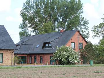 Ferienwohnung für 9 Personen, mit Garten und Pool sowie Terrasse in Groß Wokern