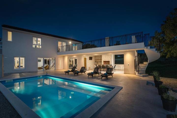 Location de vacances pour 14 personnes, avec piscine ainsi que terrasse et vue dans Playa d'en Bossa