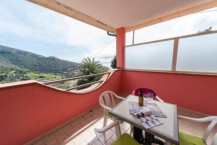 Ferienwohnung für 5 Personen, mit Meerblick und Balkon/Terrasse in Morcone (Capoliveri)