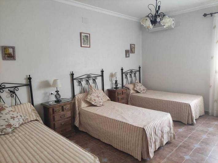 Casa rural para 14 personas, con piscina y terraza además de vistas y jardín en Posadas - 4