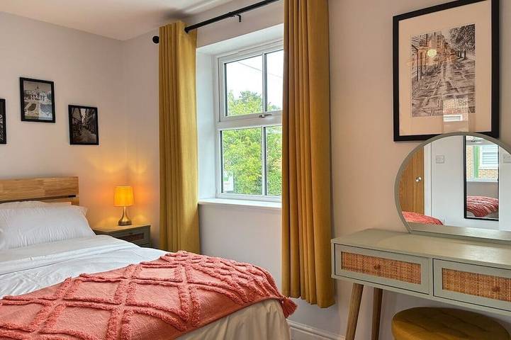 4Br • 2.5Ba • Fast Wi-Fi • Free Parking • Garden in Horsham, Sussex de l'Ouest