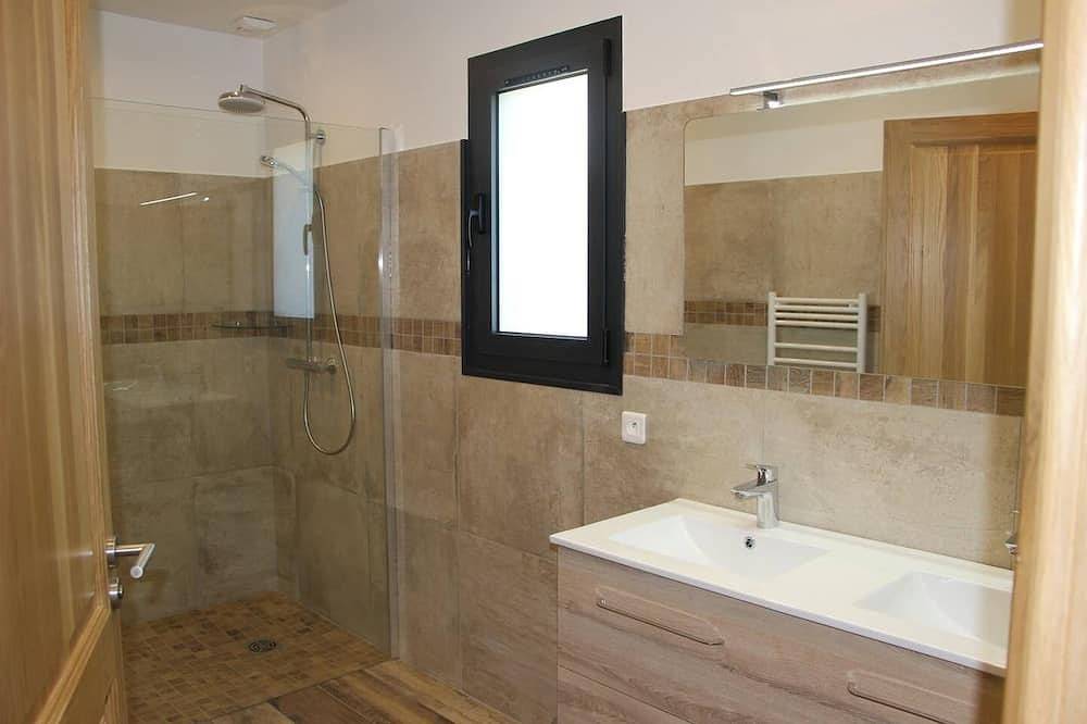 Villa ubicada en el corazón de Provenza con piscina privada en 3 hectáreas. in Roquevaire, Marsella region