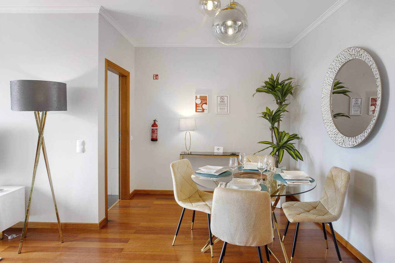 Ganze Wohnung, Apartment 'Ti Clara View' mit Meerblick, Balkon und Wlan in Caniço, Madeira