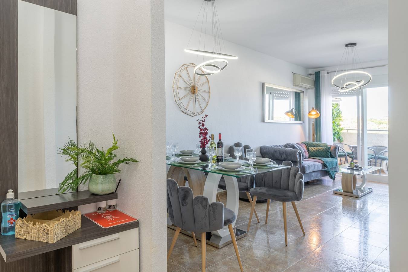 Hel lejlighed, Apartment "Calpe Vacaciones" Close to the Beach with Shared Pool & Wi-Fi in Calpe Old Town, Calpe