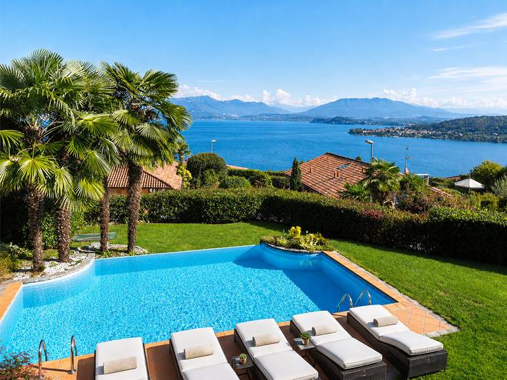 Ferienhaus für 8 Personen, mit Balkon und Terrasse sowie Garten und Pool