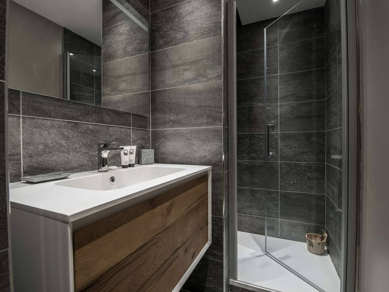 Appartement entier, Courchevel 1550 - 5 pers, centre, parking, Wi-Fi in Saint-Bon-Tarentaise, Massif de la Vanoise