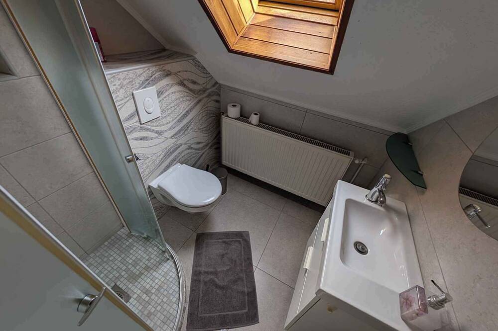 Ganze Wohnung, Ferienwohnung mit Klimaanlage in ruhiger und friedlicher Umgebung in Tihany, Balatonfüredi járás