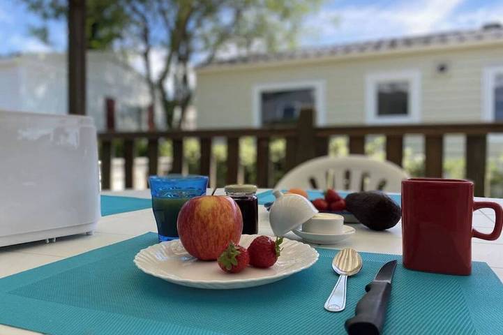 Camping pour 6 personnes, avec terrasse et jardin à La Tremblade