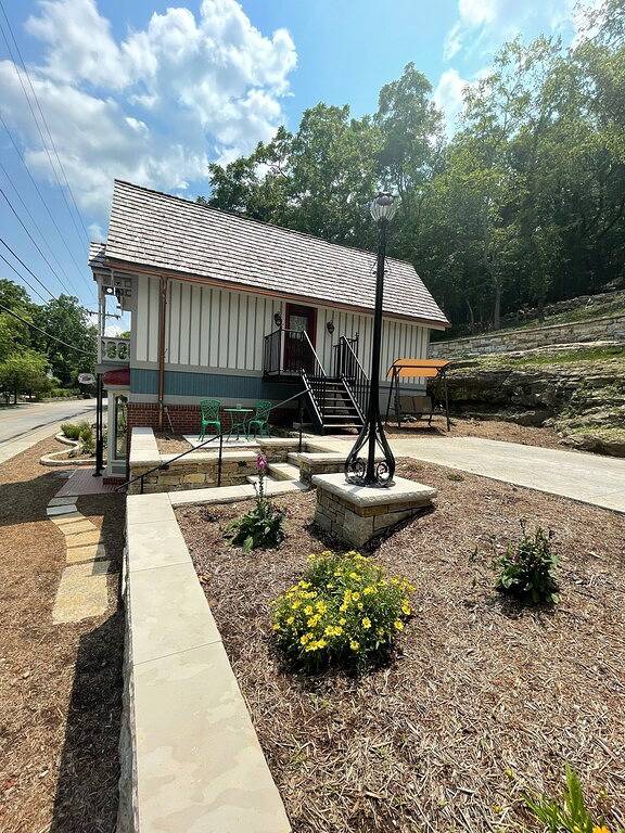 Historic Tiny House - Down on Main Street! in Eureka Springs, Carroll County (AR)