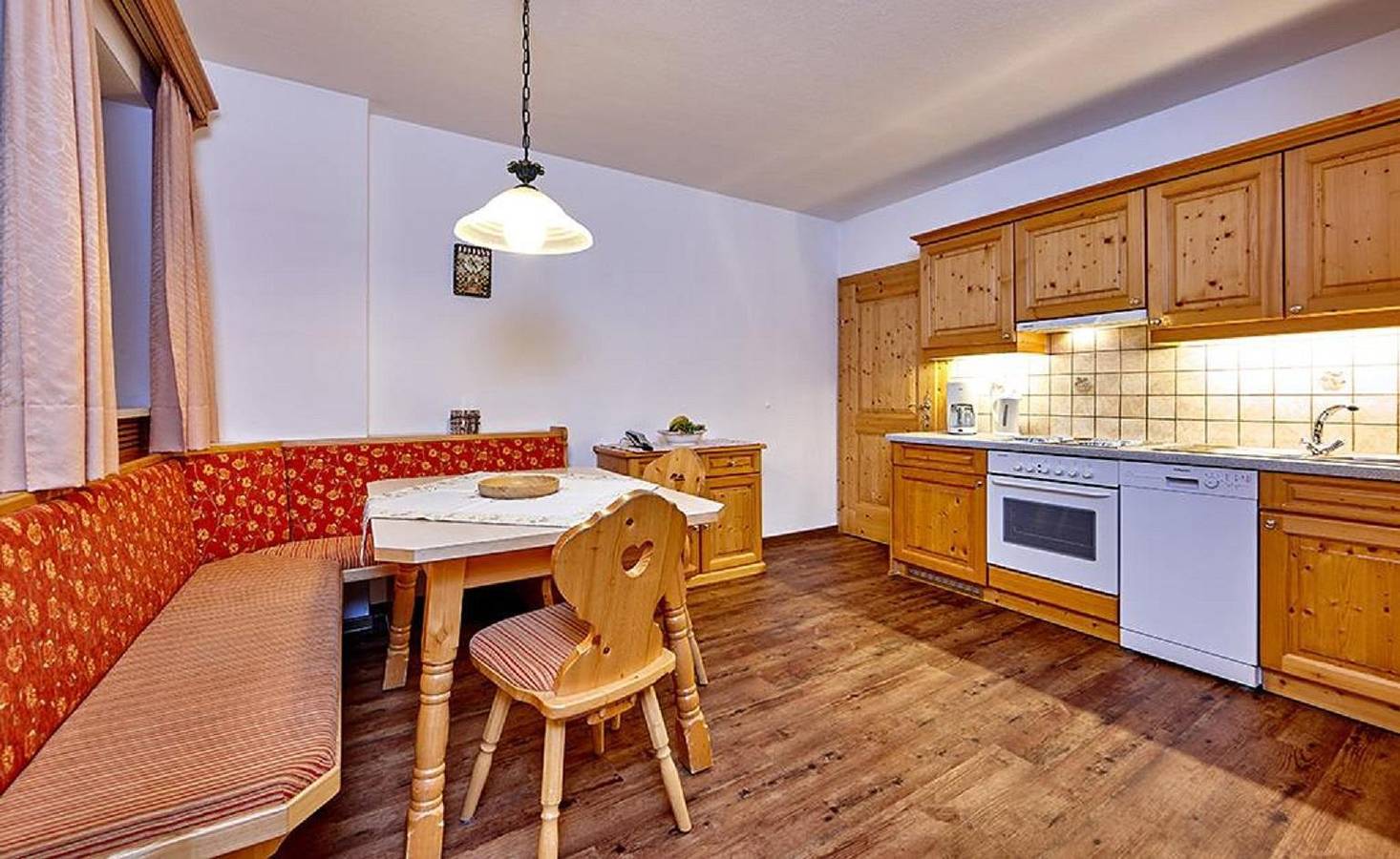 Ganze Ferienwohnung, Anneliese, Gästehaus in Wallgau, Walchensee