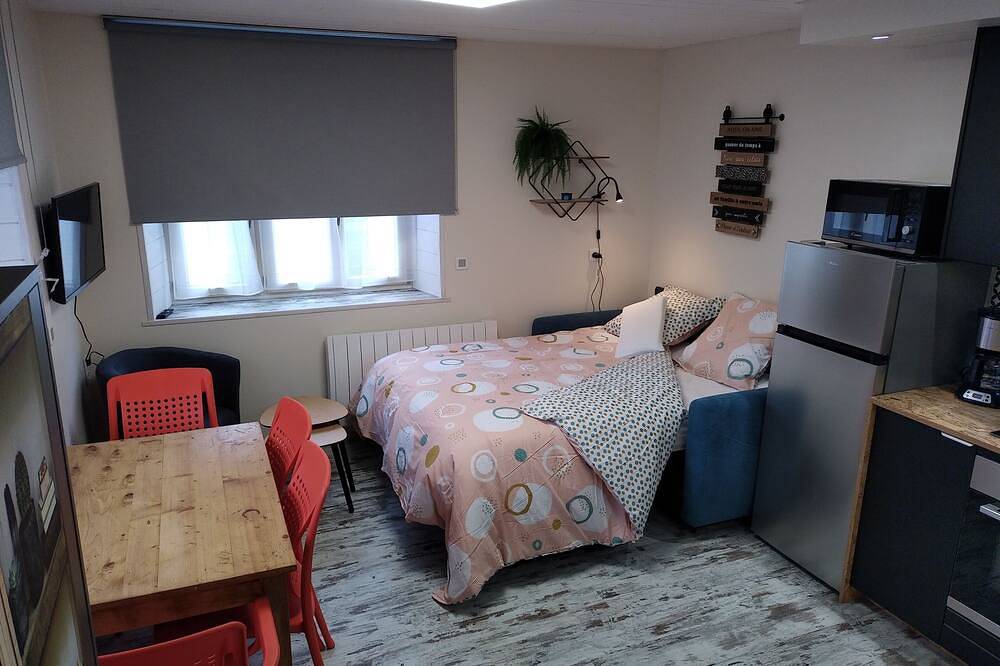 Ganze Wohnung, Le Lupicin: spacious, comfortable T2 apartment in Saint-Lupicin, Regionaler Naturpark Hochjura
