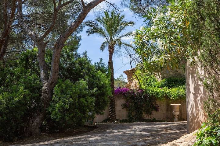 Ferienhaus für 4 Personen, mit Terrasse und Garten sowie Pool