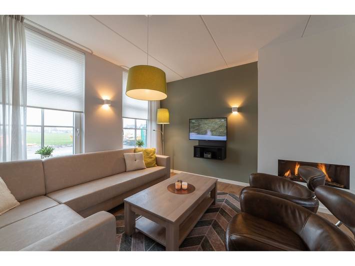 Ferienhaus für 8 Personen, mit Whirlpool und Terrasse sowie Garten und Sauna in Colijnsplaat