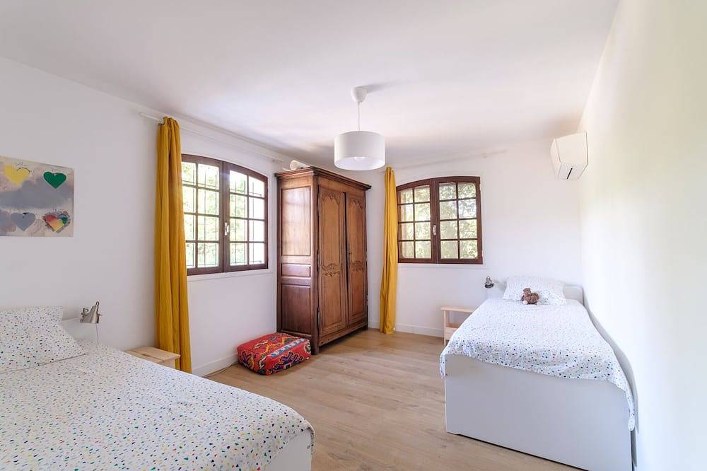Villa Familiale Avec Piscine à Mouans-sartoux in Mouans-Sartoux, Cannes region