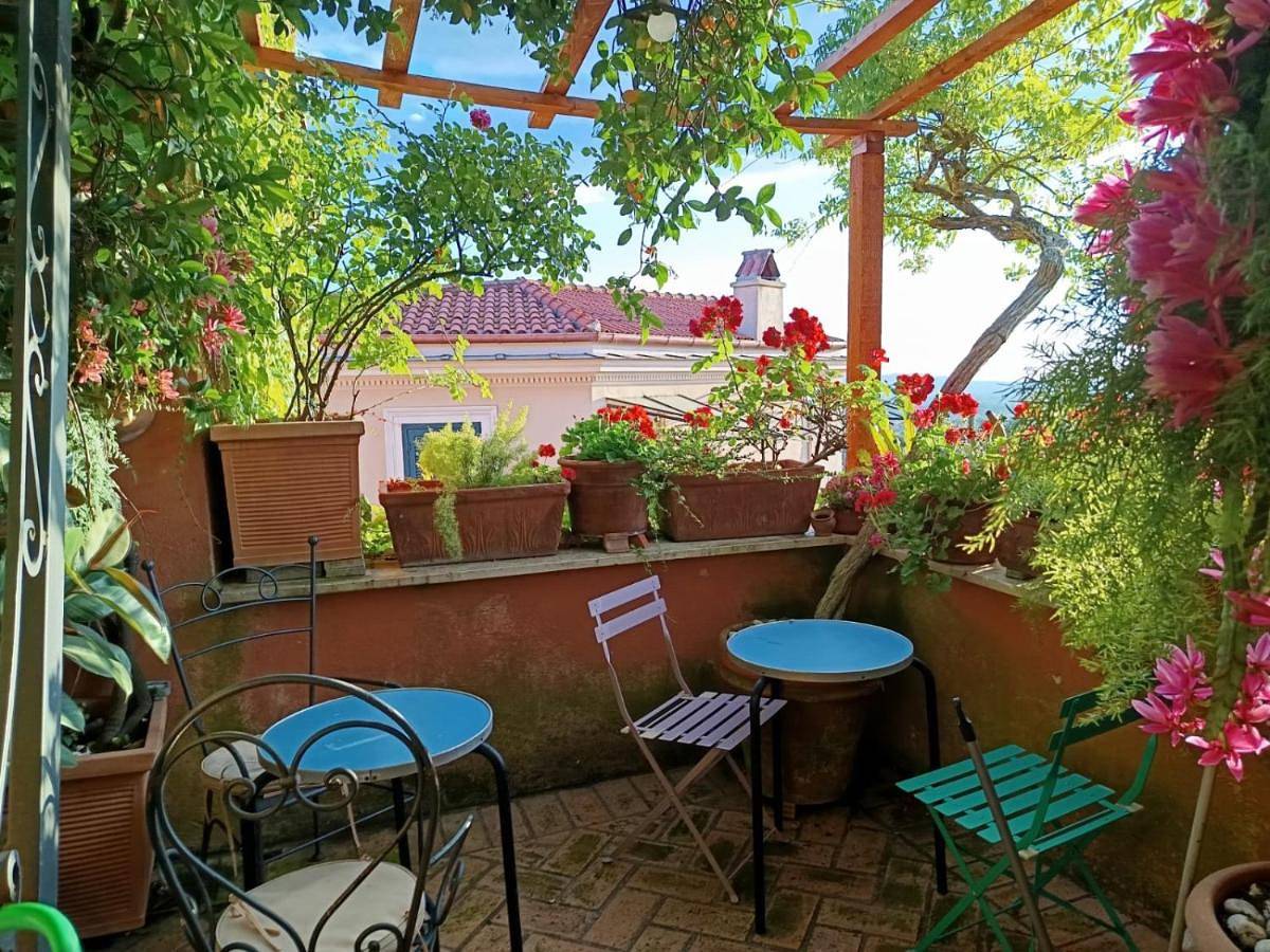 Appartamento intero, Two-Bedroom Deluxe Apartment with Balcony in Palestrina, Provincia di Roma