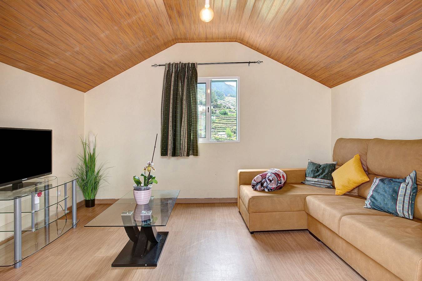 Ferienhaus 'São Vicente' mit Bergblick, Terrasse und Wlan in São Vicente (Madeira), Madeira