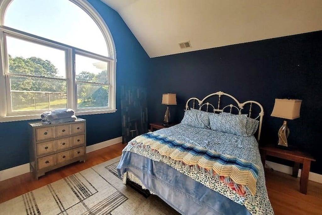 Private, 3-acre, waterfront escape w/pool, firepit, game rm & spectacular views in Mastic, North Fork