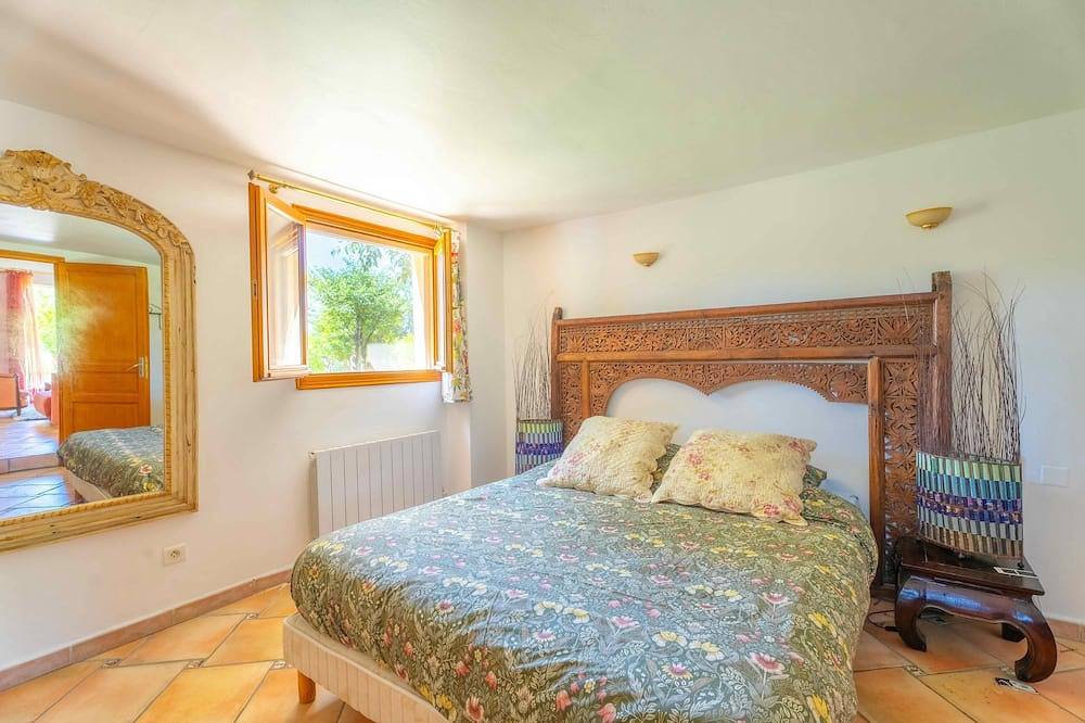 Belle Villa Provençale Dans Parc Paysagé de 2Ha Avec Piscine, Sauna, Balnéo in Grans, Costa mediterránea (Francia)