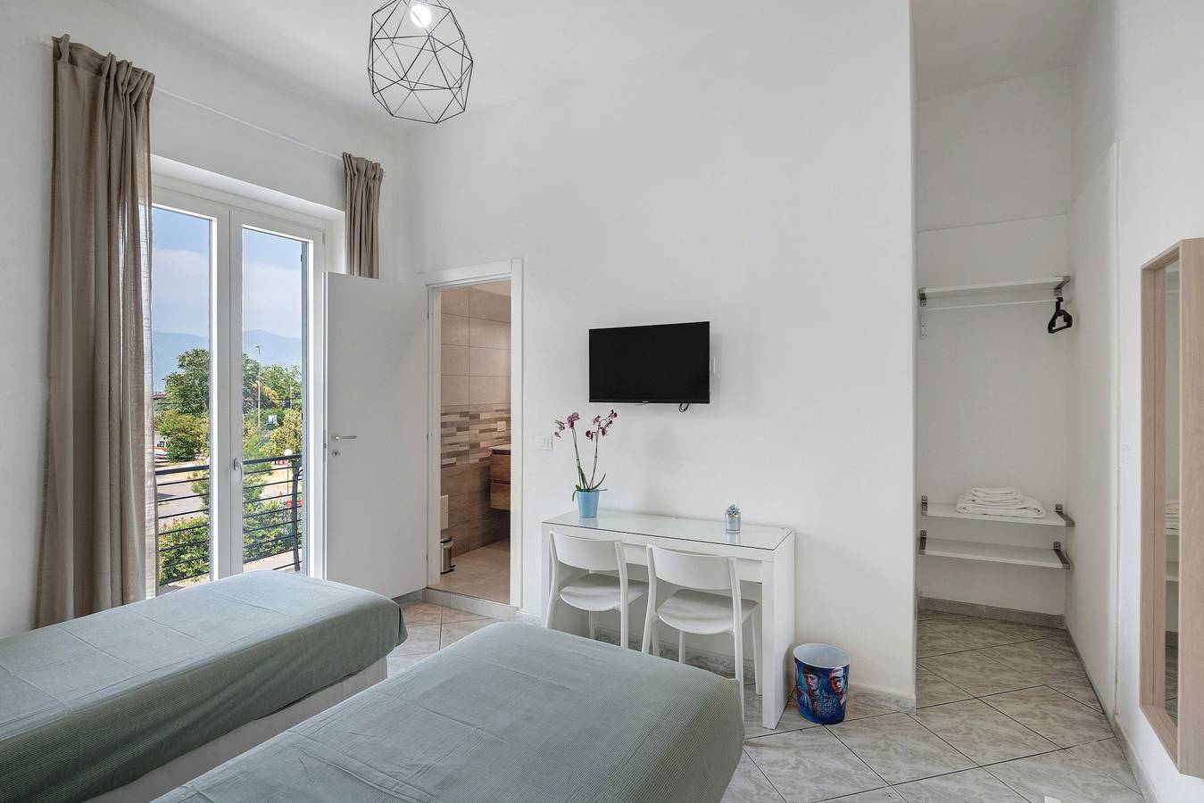 Chambre "Napoli" avec terrasse partagée, Wi-Fi et climatisation in Pagani (homonymie), Côte Tyrrhénienne Campanie