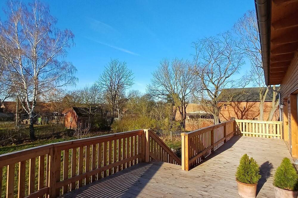 Entire apartment, 2 vacation apartments with shared large balcony for 8 to 10 people can be booked in Nordwestuckermark, Uckermark region